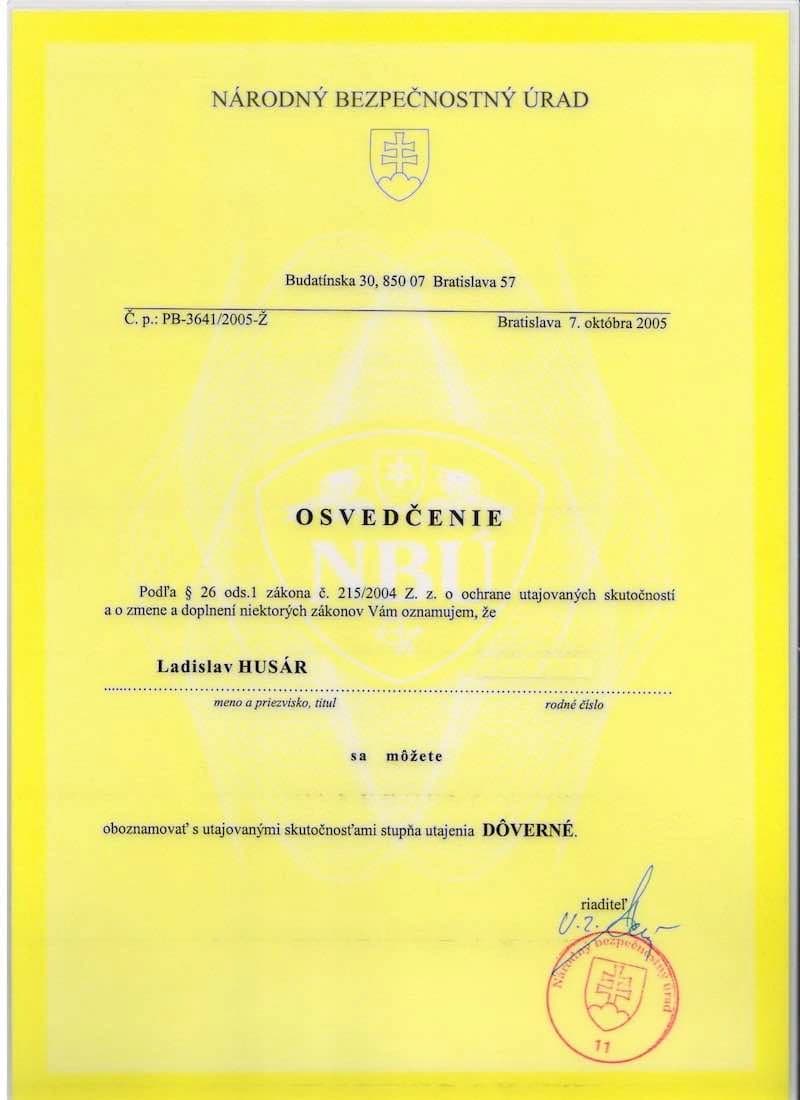Osvědčení Národný bezpečnostný úrad – utajované skutočnosti stupňa DÔVERNÉ.