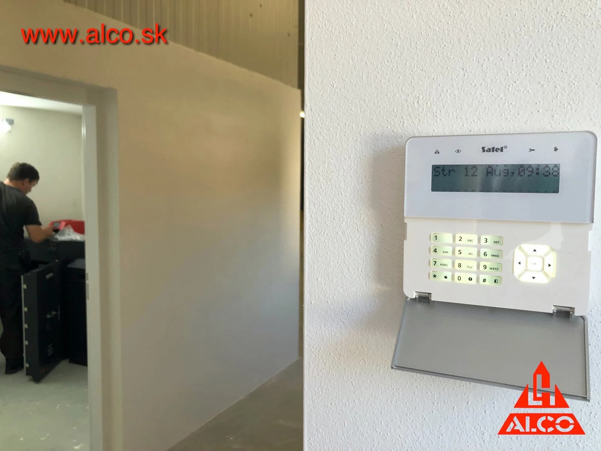 Klávesnica Satel – ovládanie zabezpečovacieho systému, GLS Vrbové. ALCO.SK.