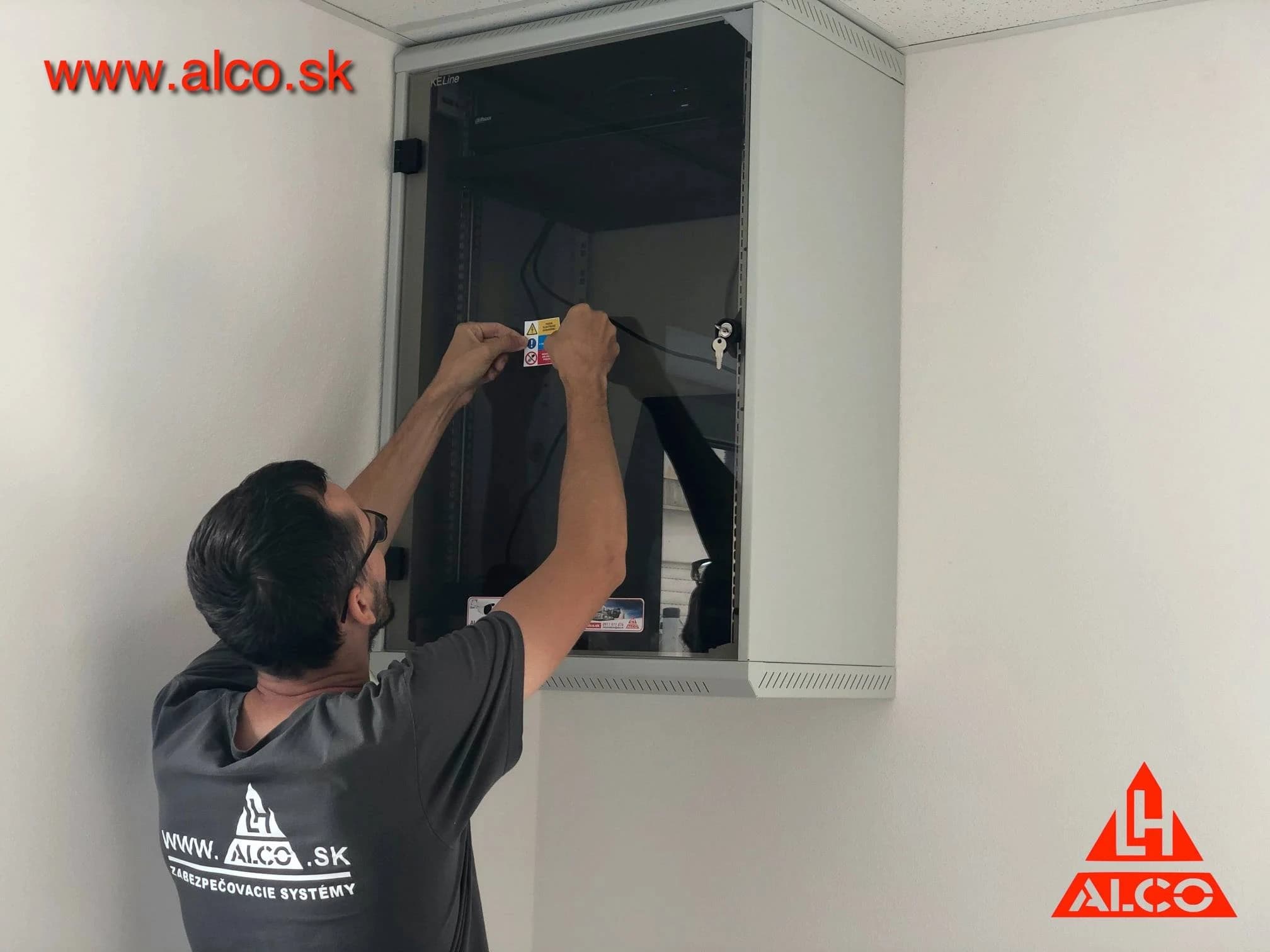 Sieťová skriňa KELine – inštalácia bezpečnostnej techniky, GLS Vrbové. ALCO.SK.