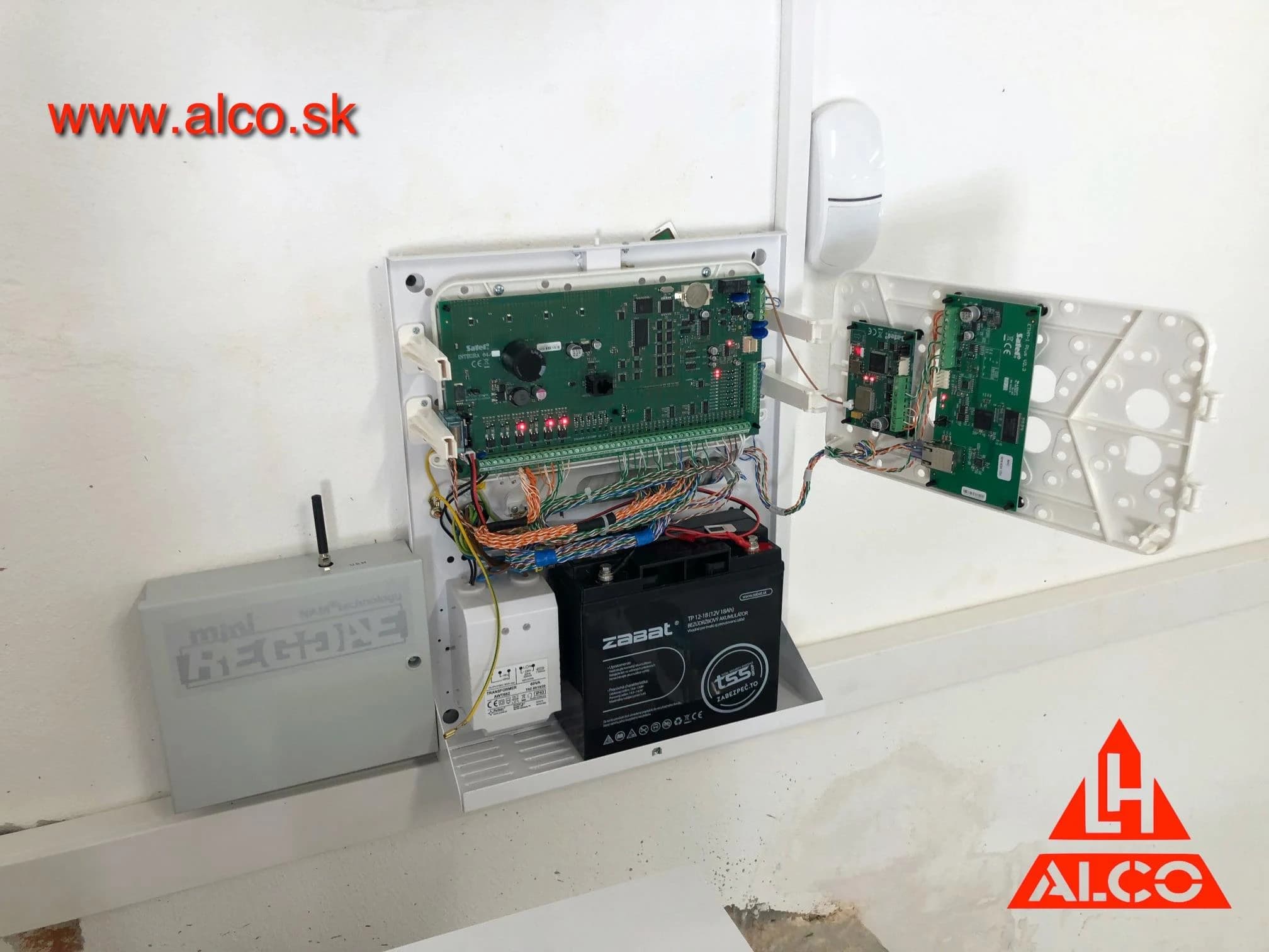 Ústredňa Satel INTEGRA 64 a modul ETHM-1 Plus – zabezpečovací systém, GLS Vrbové. ALCO.SK.