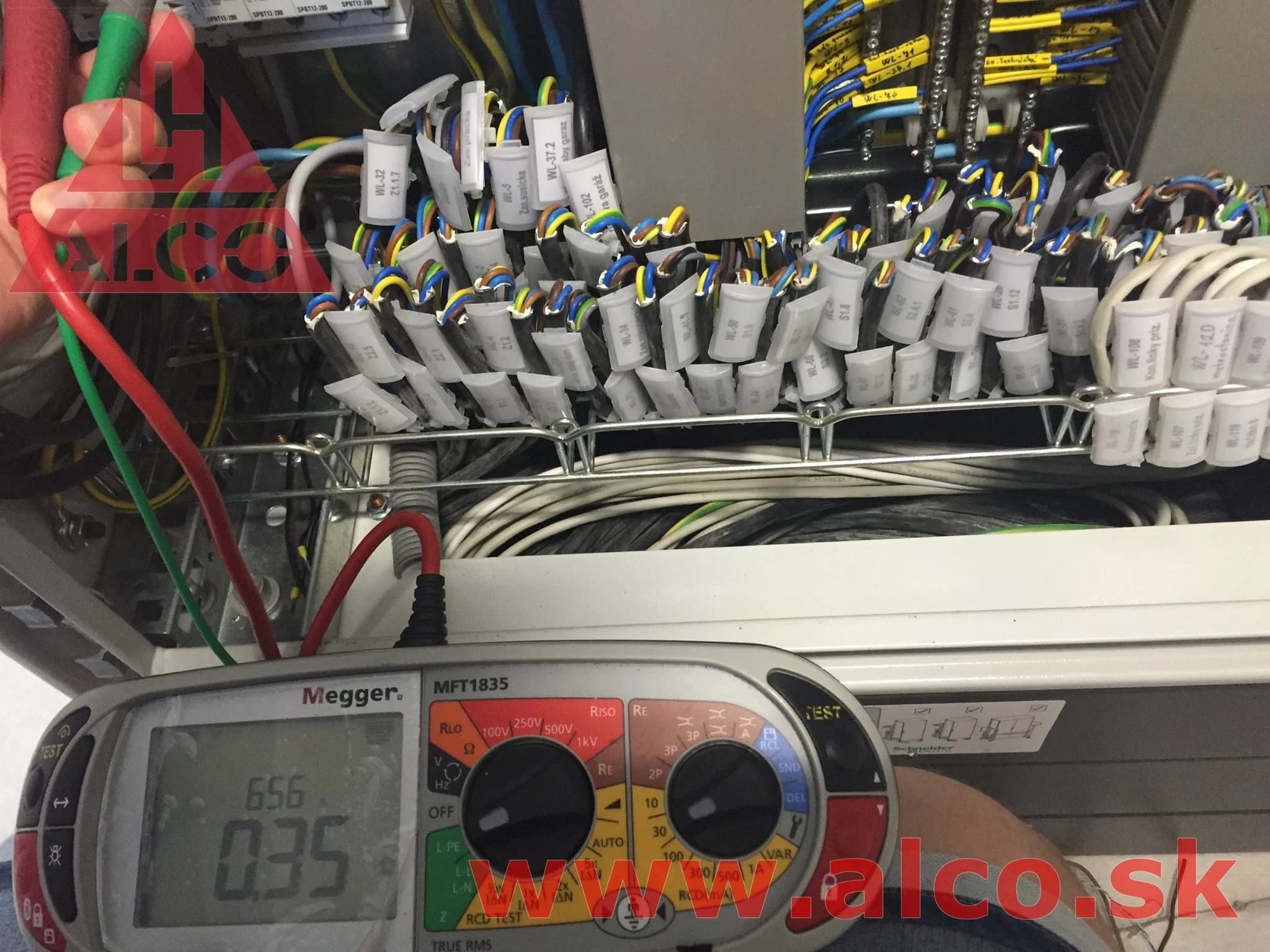 Meranie rozvádzača Megger MFT1835 – inteligentný dom Trenčín. ALCO.SK.