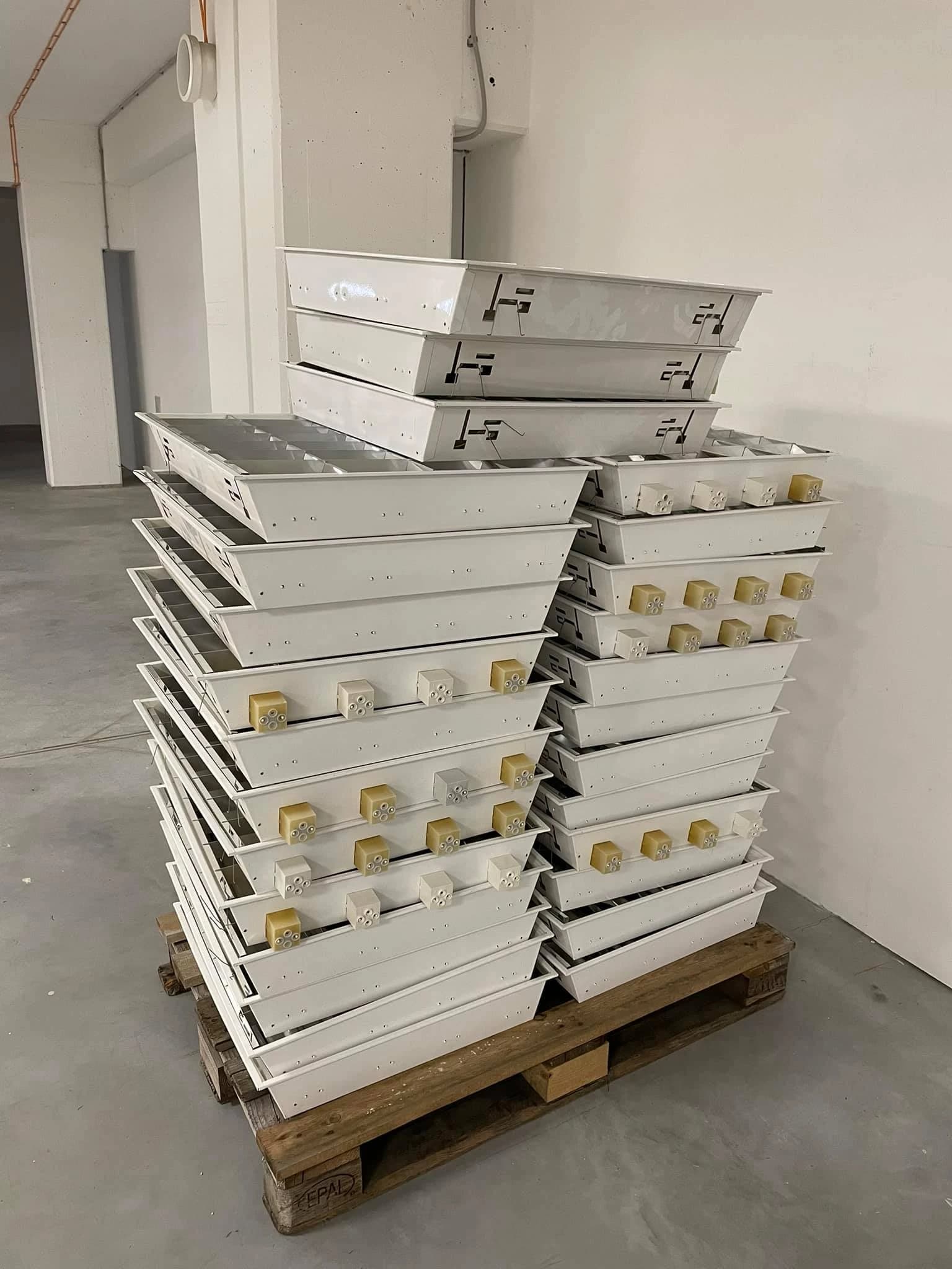 Dodávka nových LED svietidiel na palete pre zákazku výmeny osvetlenia KVETA, s.r.o. ALCO.SK.