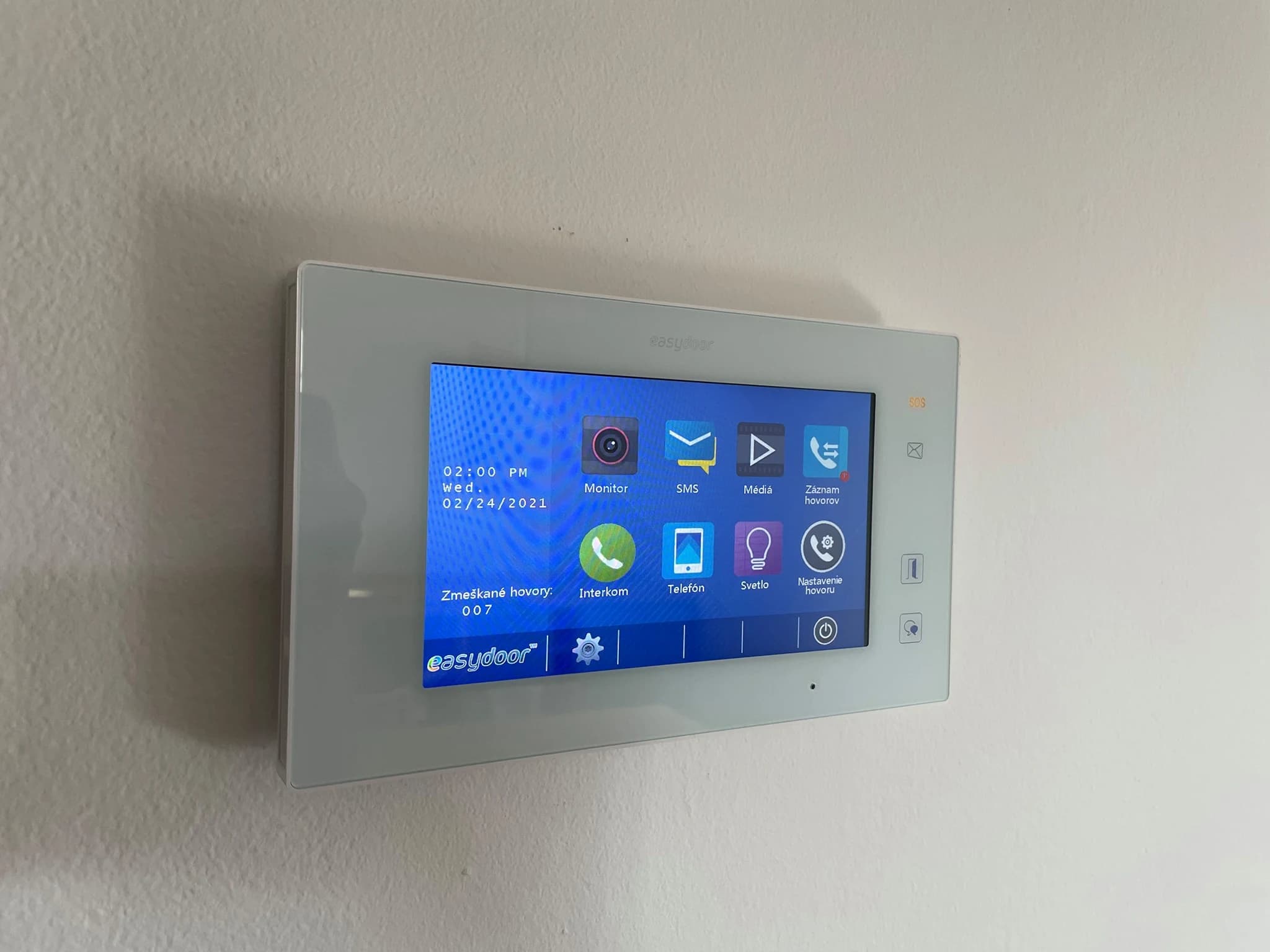 Nový videovrátnik easydoor – vnútorná jednotka s dotykovým displejom, Trenčianske Stankovce. ALCO.SK.