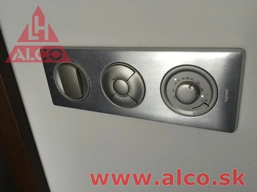 Kompletná dodávka el. inštalácie, bleskozvodu a bezpečnostných systémov – Súkromná osoba, Trenčín. Rodinný dom blízko Trenčína – kompletná elektroinštalácia, bleskozvod a bezpečnostné systémy. Rozvádzač EATON, ovládacie prvky LEGRAND Celiane.