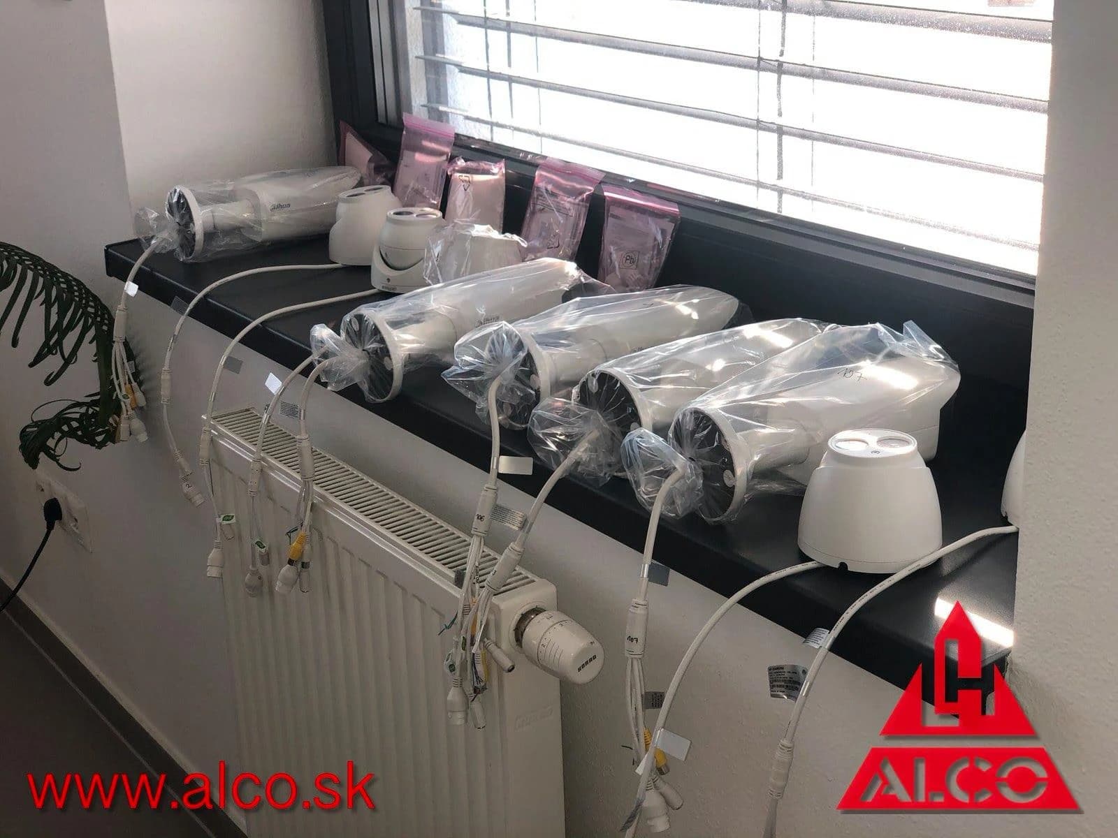 Kamery Dahua pripravené na montáž – kamerový systém 6Mpix, Zemanovič transport. ALCO.SK.