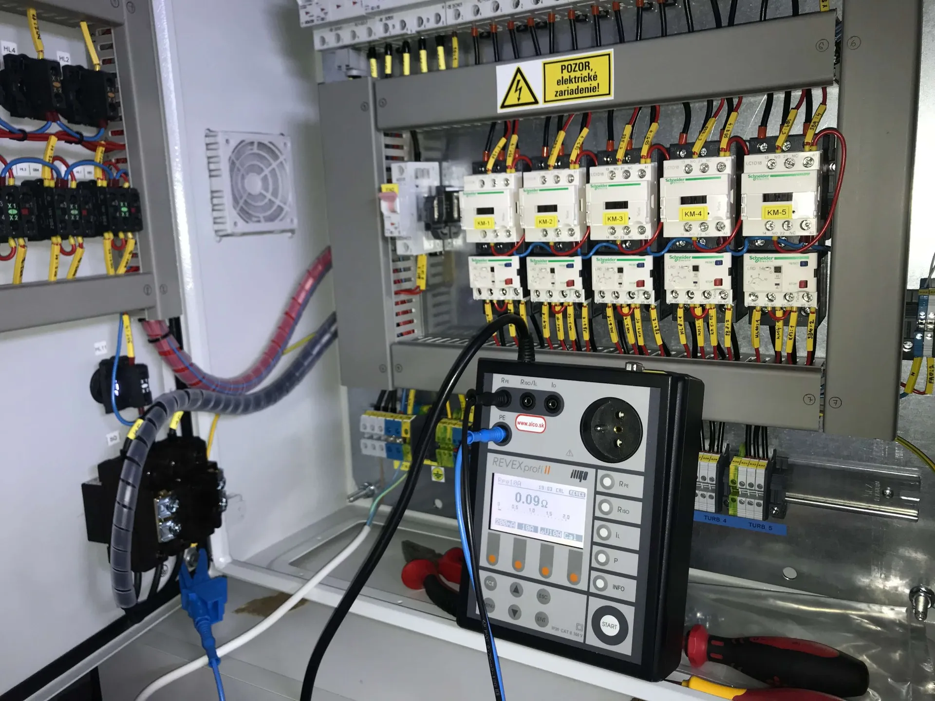 Meranie odporu v elektrickej skrini – REVEX profi II