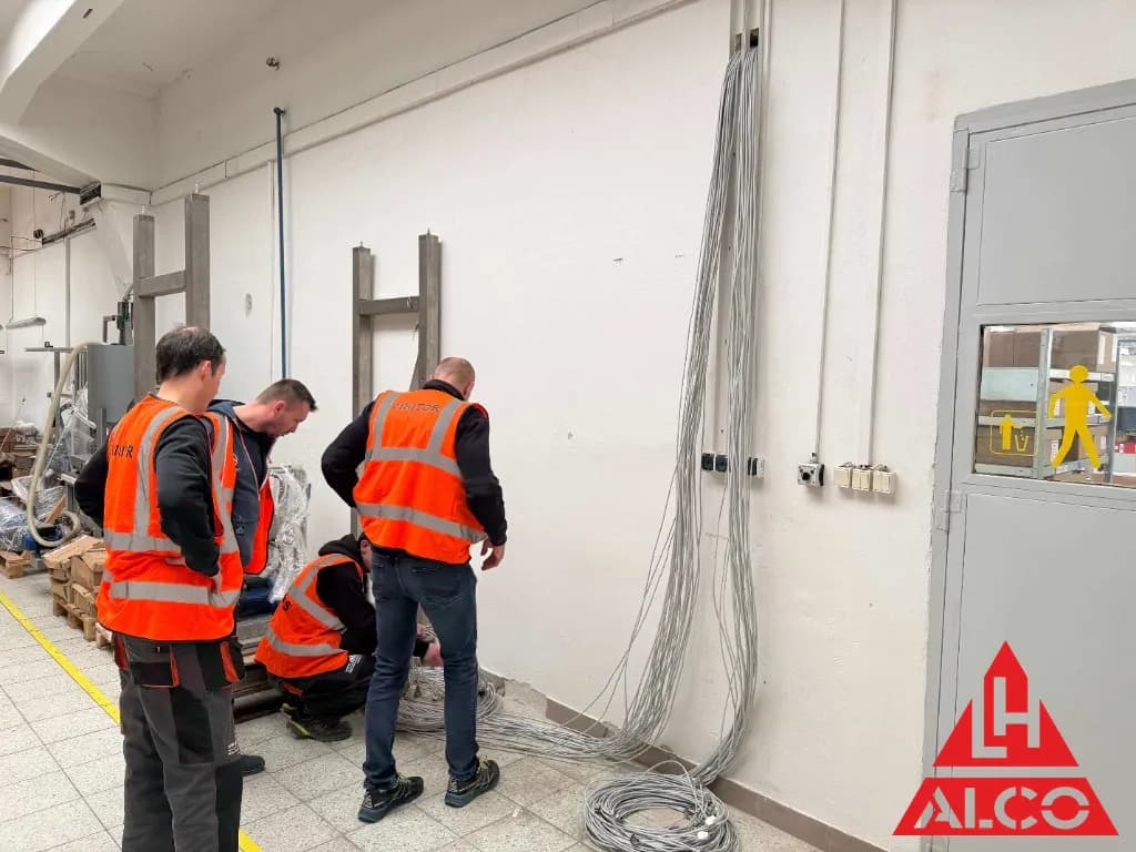 RACK skriňa KELINE vo výrobnej hale SENSUS SLOVAKIA